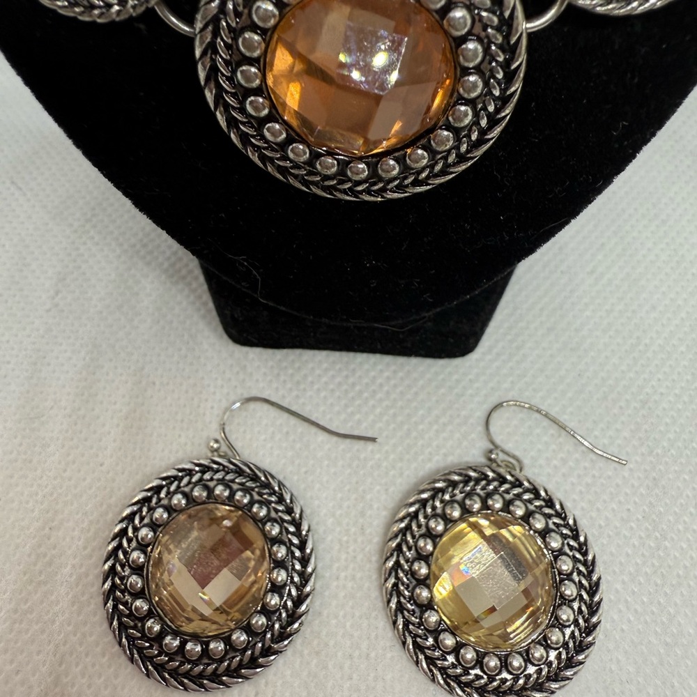 Premier Designs Round Medallion Multicolor Stone Silver-Tone Necklace & Earrings - Picture 3 of 6
